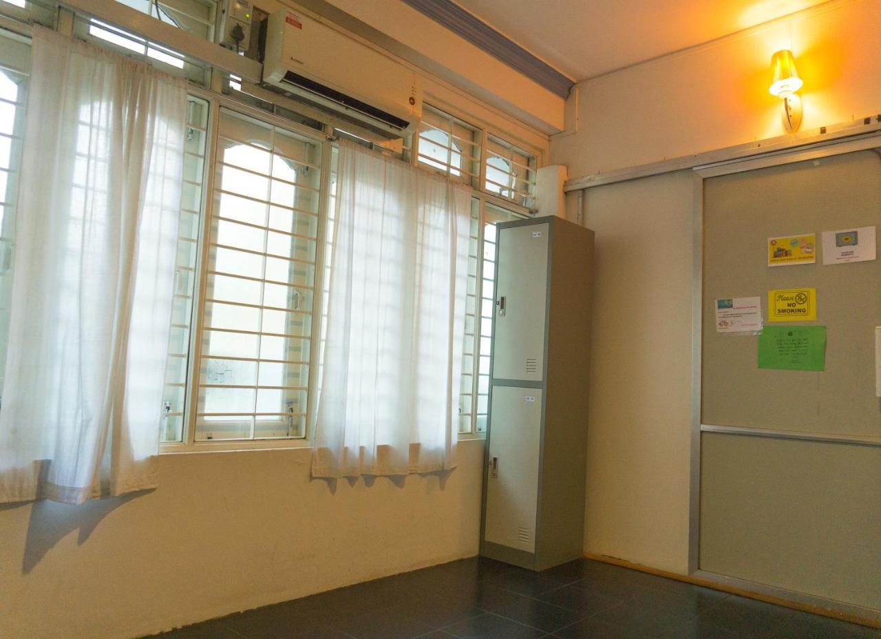 Hostel9 *